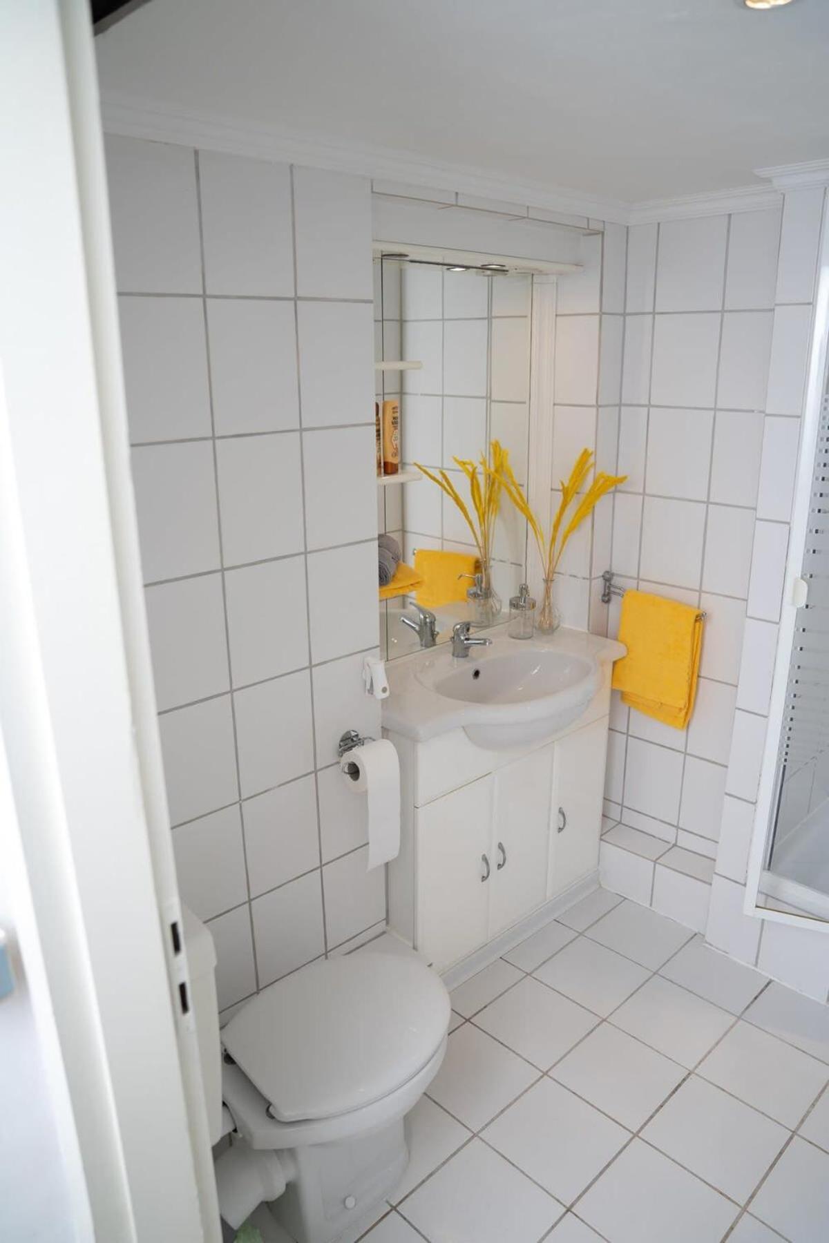 Beautiful In Urban Location Apartment Hamburg